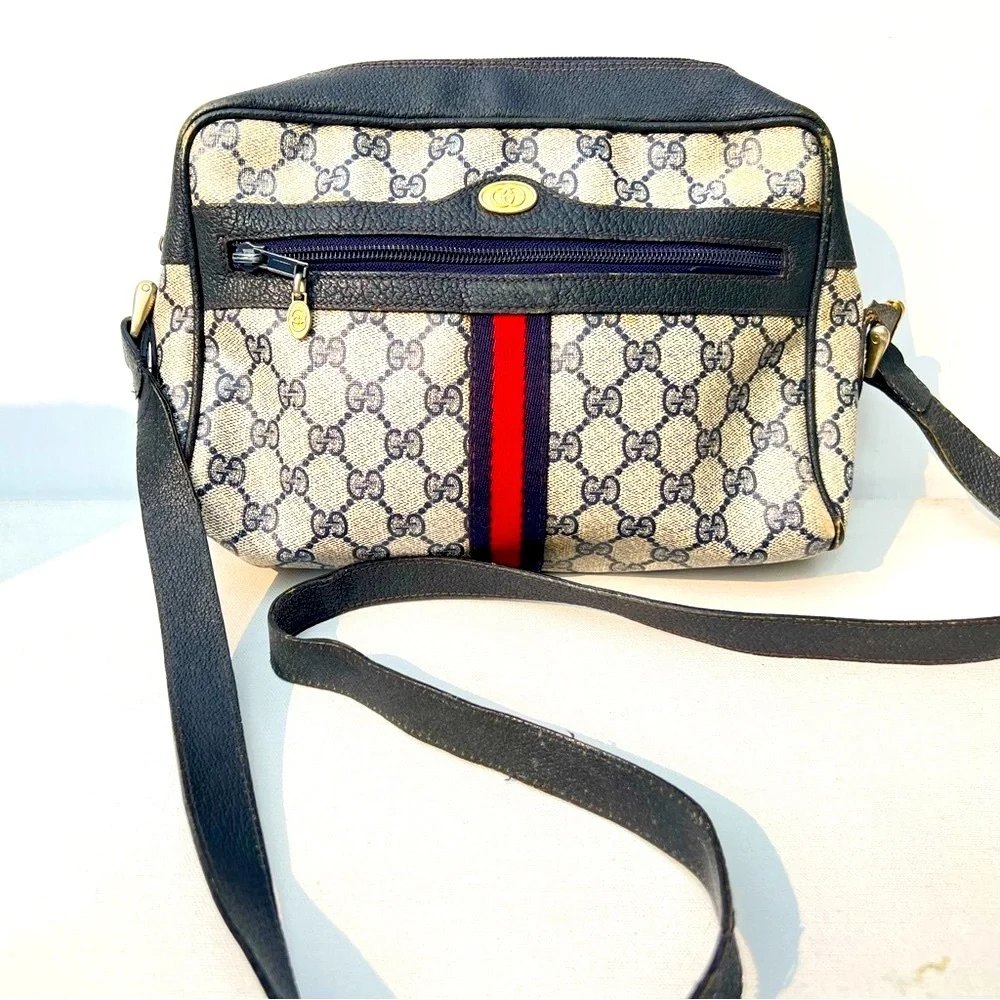 Authentic Gucci vintage logo shoulder adjustable bag handbag 80s stripe